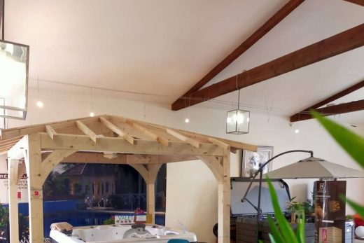Découvrez nos abris de spas en bois pour profiter de votre spa toute l&#8217;année à Pégomas
