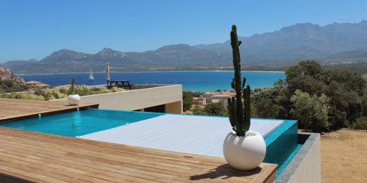 Bâche pour piscine et volet roulant pour piscine à Fréjus dans Var