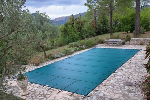 Equipez votre piscine cet hiver avec une couverture d&#8217;hivernage filtrante à Fréjus dans le Var