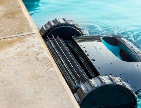En exclusivité chez SPL Piscine et Spa à Fréjus et à Pégomas, la nouvelle génération de robots nettoyeurs de piscine sans fil !