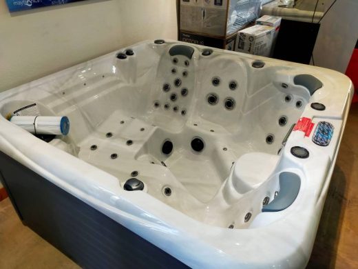 D&#x00E9;couvrez&#x20;nos&#x20;offres&#x20;de&#x20;d&#x00E9;stockage&#x20;sur&#x20;plusieurs&#x20;spas&#x20;disponibles&#x20;d&#x00E8;s&#x20;maintenant&#x20;dans&#x20;notre&#x20;showroom&#x20;&#x00E0;&#x20;Fr&#x00E9;jus