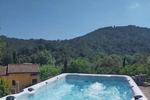 Où acheter un spa de nage pas cher dans la région de Cannes dans les Alpes Maritimes ?