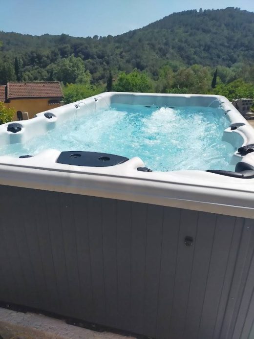 Acheter&#x20;un&#x20;spa&#x20;de&#x20;nage&#x20;pour&#x20;combiner&#x20;sport&#x20;et&#x20;d&#x00E9;tente&#x20;&#x00E0;&#x20;Fr&#x00E9;jus