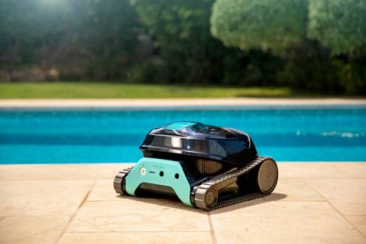 Découvrez le nouveau robot de piscine sans fil Dolphin Liberty 200 à Fréjus dans le Var