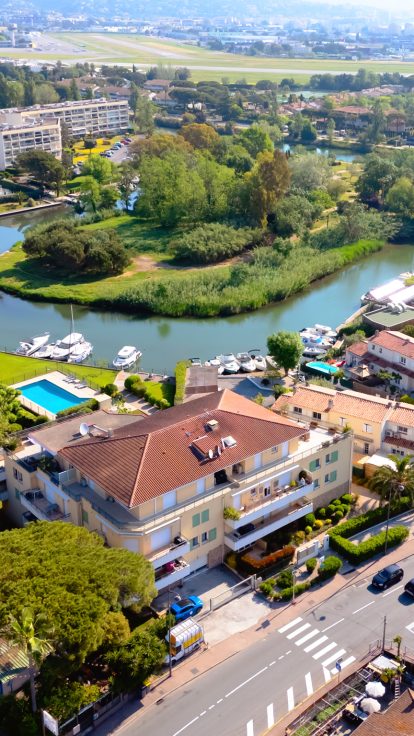SPL Piscines et Spas : votre partenaire expert en équipements de piscine depuis 1986